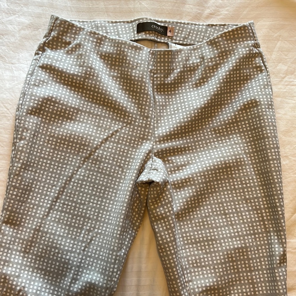 CROSBY GREY/WHITE PULL ON STRETCH PANTS Ankle Skinny Mid Rise Size 4